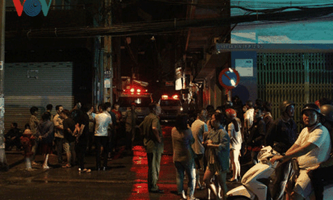 Cháy lớn trong hẻm, cả khu phố ở Sài Gòn náo loạn: 6 người tử vong