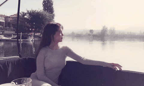 Ngọc Trinh phản ứng khi bị chỉ trích dối trá việc yêu tỷ phú Hoàng Kiều