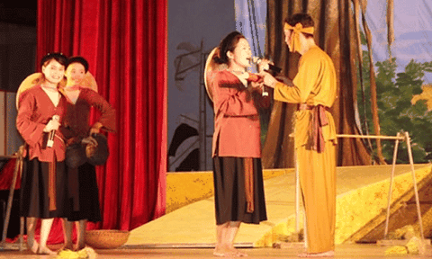 Cùng nghe: Thấm đượm nghĩa tình trong điệu hò Ví Dặm