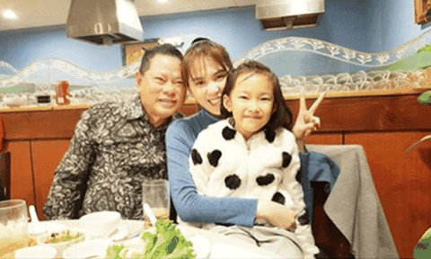 Một bức ảnh tạo nên chuyện tình Ngọc Trinh và tỷ phú Hoàng Kiều