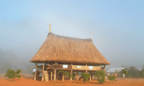 Kiến trúc độc đáo nhà thờ tộc của người Cơ Tu vùng cao