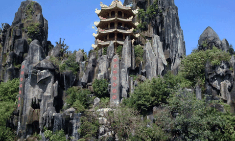 Vẻ đẹp nguyên sơ của ngôi chùa Linh ứng trên núi Ngũ Hành Sơn