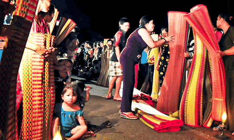 Chợ chiếu Định Yên –  nét đẹp trường tồn theo thời gian