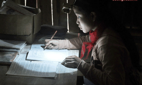 Chiếc đèn pin rọi sáng ước mơ 