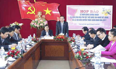 Dệt Dèng chuẩn bị đón bằng di sản văn hóa phi vật thể quốc gia