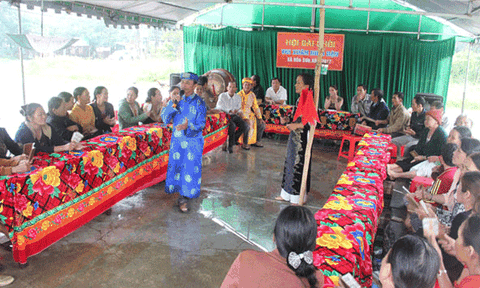 Giục giã trống hội bài chòi trên Tây Nguyên