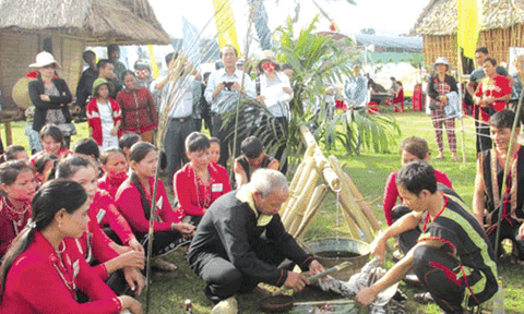 Lễ cúng bến nước của người H’re