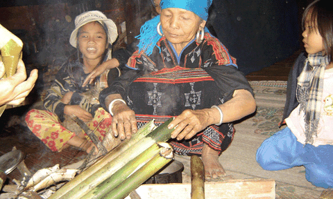 Món ăn lam của người Pacô