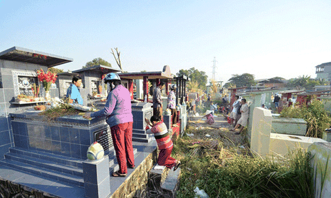 Tục “tảo mộ” trước Tết đã ăn sâu vào tâm thức của người Việt