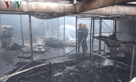 Cháy xưởng gỗ, nhiều máy móc bị thiêu rụi