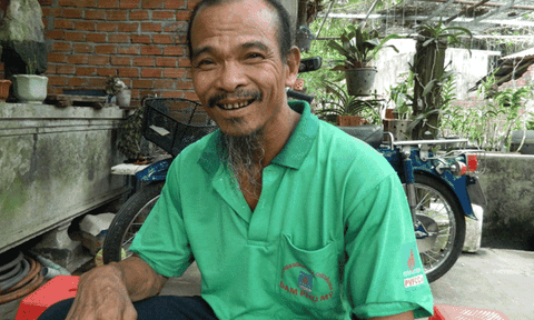 Chuyện về lão thầy thuốc thùng tiền công đức chữa bệnh cho dân nghèo