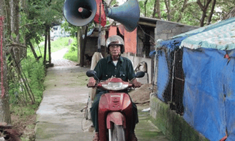 Hiệp sĩ tuyên truyền đường phố - Phạm Ngọc Chiêng