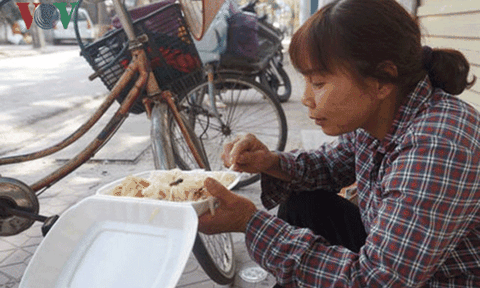 Xóm ve chai những ngày giáp Tết