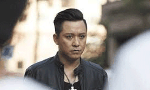 Tuấn Hưng lao vào dập lửa đám cháy nhà ở Đà Nẵng