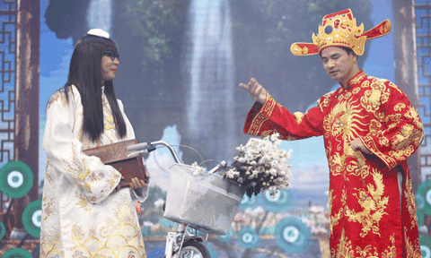 'Cô Đẩu' Công Lý bất ngờ làm nữ sinh ngây thơ trong Táo quân 2017