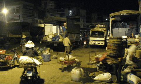 Những mơ ước dưới ánh đèn màu