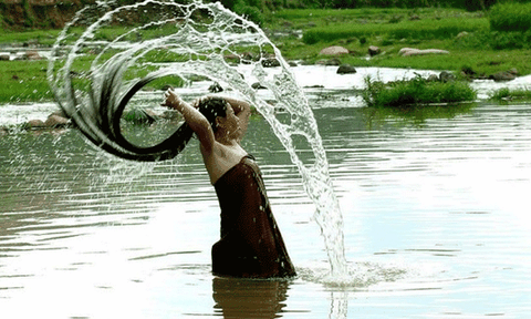 "Lác mắt" ngắm lễ hội gội đầu của người Thái