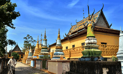 Vòng quanh Xà Tón