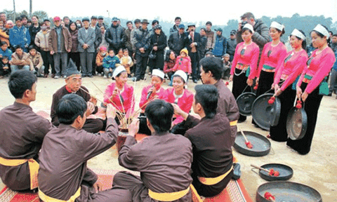Say theo câu hát Sắc bùa ngày Xuân