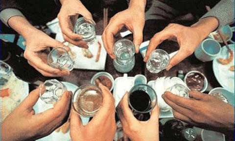 Giáp tết, tăng cân, cháy túi vì… cỗ!