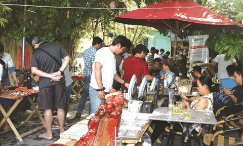 Chợ Ve Chai miền Tây: Điểm du lịch hoài cổ độc đáo