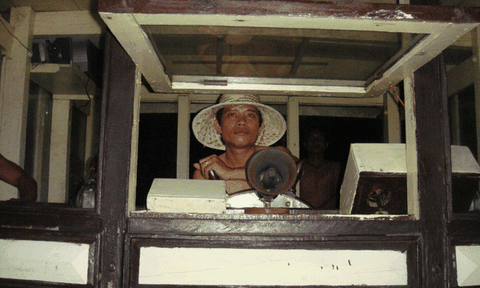 Cuộc đời gửi ở phía sóng