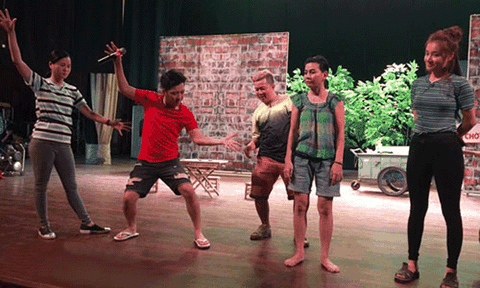 Sân khấu Tết thắng lớn