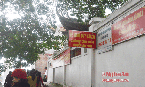 Khi chốn linh thiêng bị 'thương mại hoá'