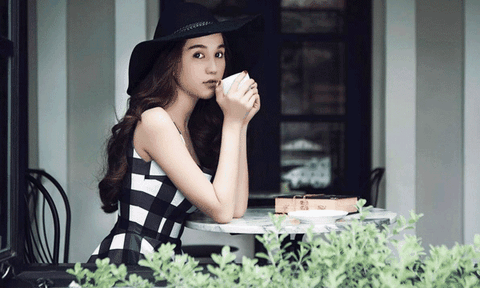 Ngọc Trinh bỏ ăn vì cú sốc tình cảm với Hoàng Kiều