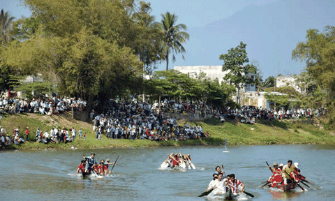 Đầu năm khai hội đình làng