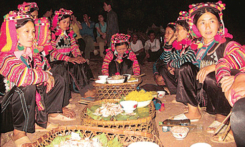 Lễ cúng cấm bản đầu năm của người Hà Nhì