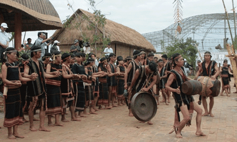 Không gian diễn tấu Cồng Chiêng đang mai một