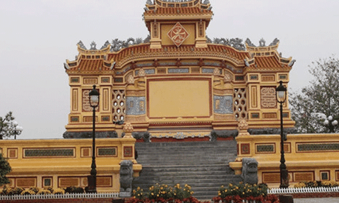 Chỉnh sửa hoa văn bia Quốc học Huế theo nguyên bản