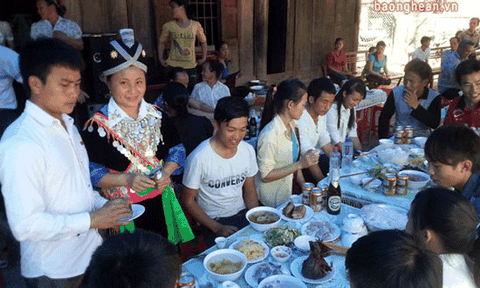 Học sinh cấp 2 bỏ học lấy chồng sau Tết