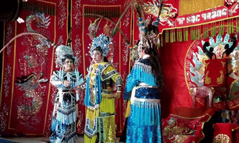 Rộn ràng “mùa” hát bội ở vùng quê