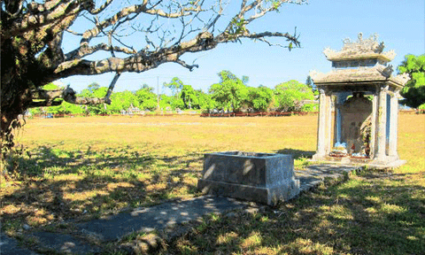 Bí ẩn tấm bia của ngôi mộ hiệp táng ở chùa Ba Đồn: Vài mạo muội kiến giải