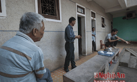 Cám cảnh những mảnh đời nơi 'xóm chạy thận'