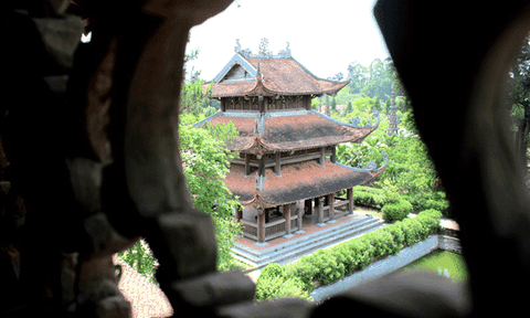 Xuân sang vãn cảnh đẹp cổ kính của chùa Nôm 