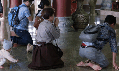 Đà Nẵng: Chùa Linh Ứng cho khách mượn váy tránh phản cảm