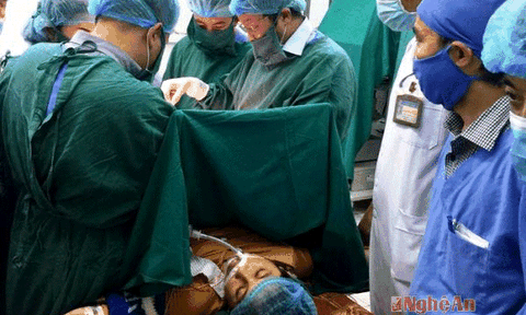 40 phút - 50 km và câu chuyện cứu sống bệnh nhân thần kỳ