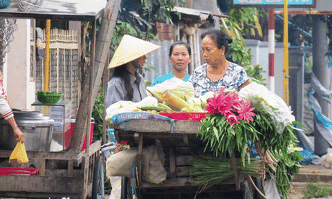 Những người phụ nữ &#39;đẩy chợ&#39; ở miền Tây