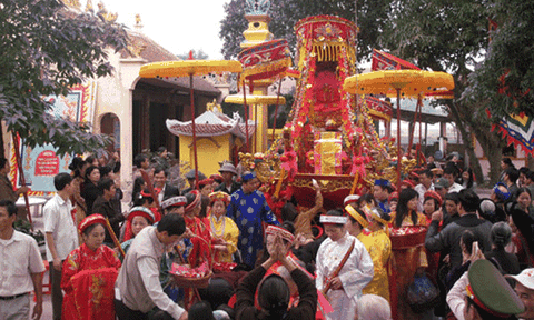 Tổ chức lễ hội tôn vinh tín ngưỡng thờ mẫu Tam phủ của người Việt