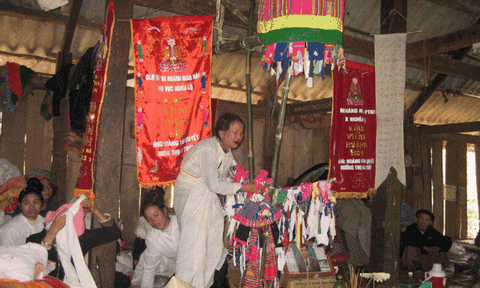 Nghi lễ tiễn hồn trong tang lễ của người Thái 