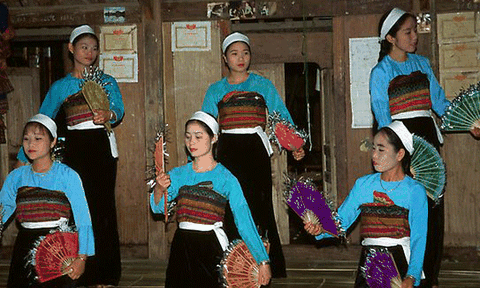 Nét khác biệt của người Thái trắng ở Hòa Bình 