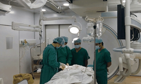 Bệnh viện quận đầu tiên ở TP.HCM cấy máy tạo nhịp tim vĩnh viễn 