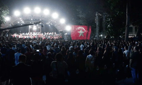 Tôi đi 'xem'…. giao hưởng ở Bờ Hồ