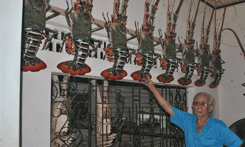 Tôm hùm độc đáo bằng tre đi 'tây' 