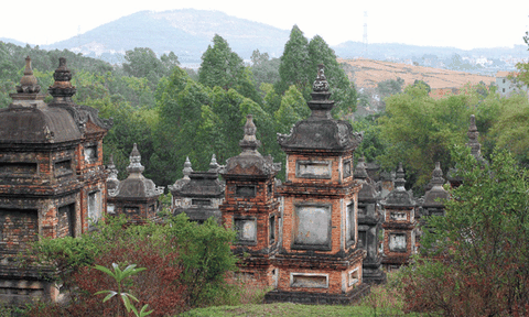 Độc đáo vườn tháp chùa Bổ Đà