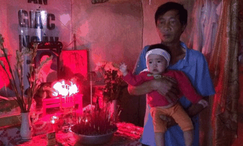 Tám tháng tuổi chít tang cha, mẹ ốm yếu, cháu Thùy Linh cần sự quan tâm của cộng đồng