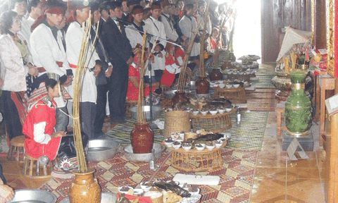 Khai mạc lễ hội đền Chín Gian 